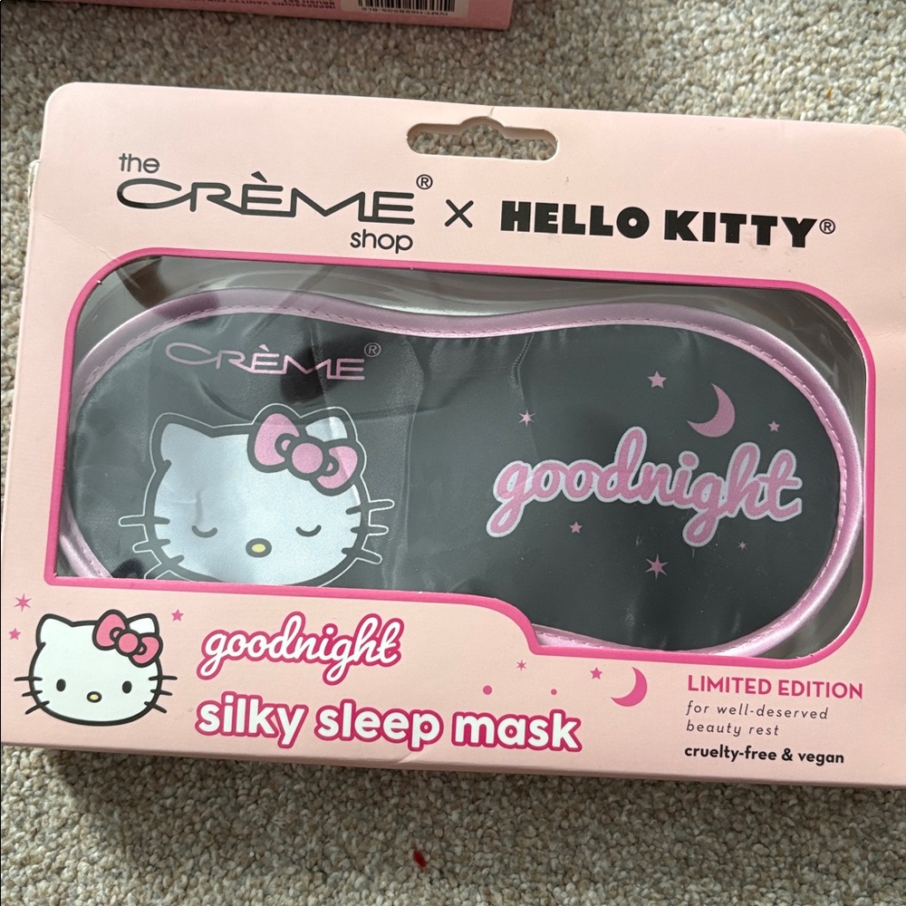 Hello Kitty Pink Spa Accessories Set - Picture 4 of 11